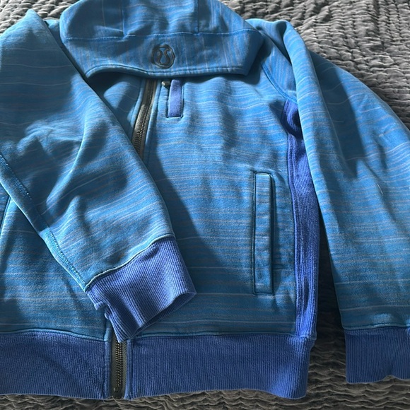 Lululemon sweatahirt - Picture 1 of 2